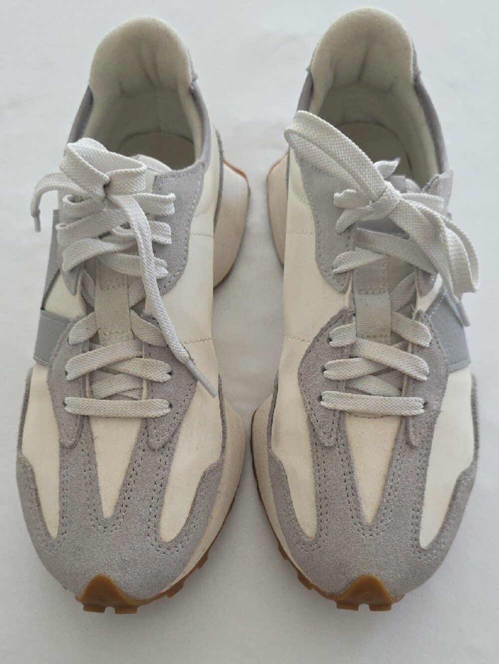 NEW BALANCE 327 Women’s Retro Trainer Sneakers in White and Light Gray - Picture 3 of 9